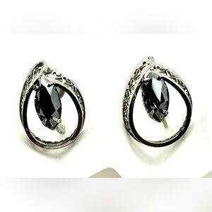 Titan Vintage Silver/Hematite (screw back) Earrings